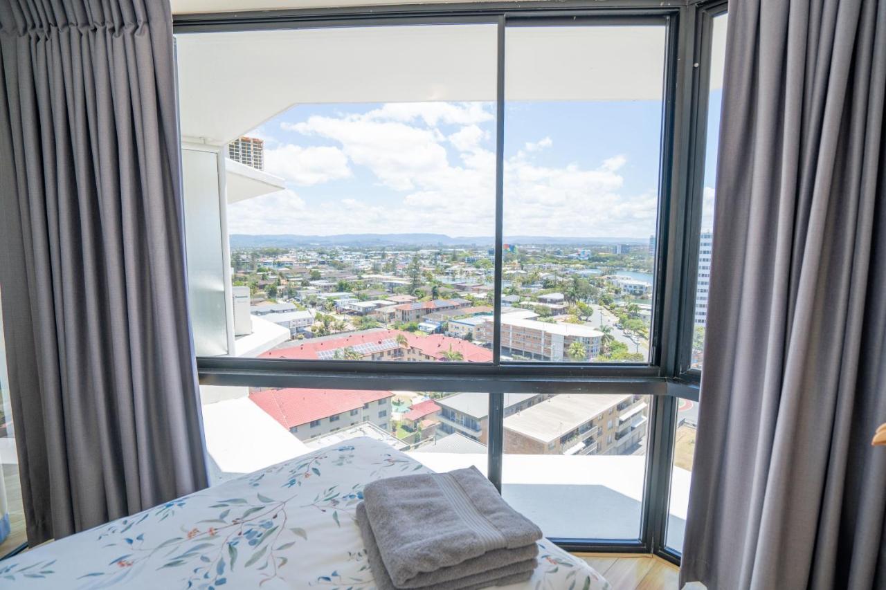 Large Surfers Paradise Apartment With Fantastic Views Gold Coast Exterior photo